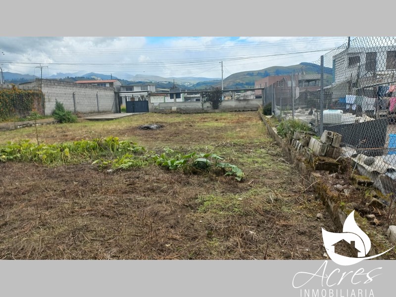 Terreno de 512m2 en Cayambe-Barrio Primero de Mayo