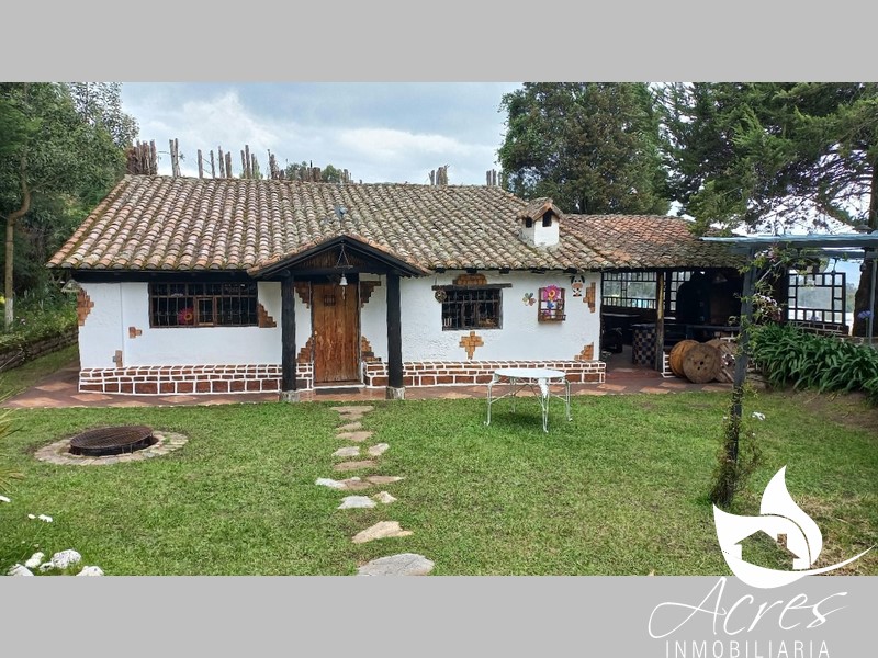 En Alquiler Casa Campestre con 4000m2 de terreno en Pedro Moncayo